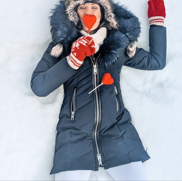 NICOLE BENISTI SOLDEN QUILTED DOWN COAT IN NAVY WITH BLUE FUR - Picture 7 of 7